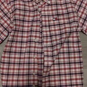 Boys Tommy Hilfiger top examine pics carefully